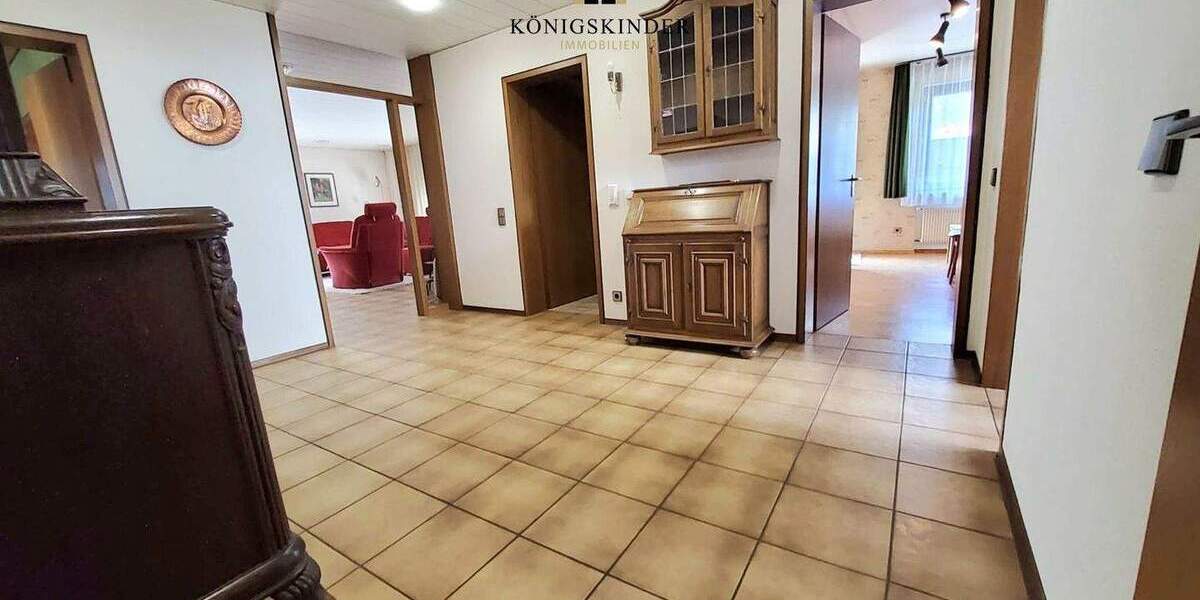 Etagenwohnung Köngen - 5 Zimmer, 144 m&sup2;, 449.000&euro; | Angebot:25862683