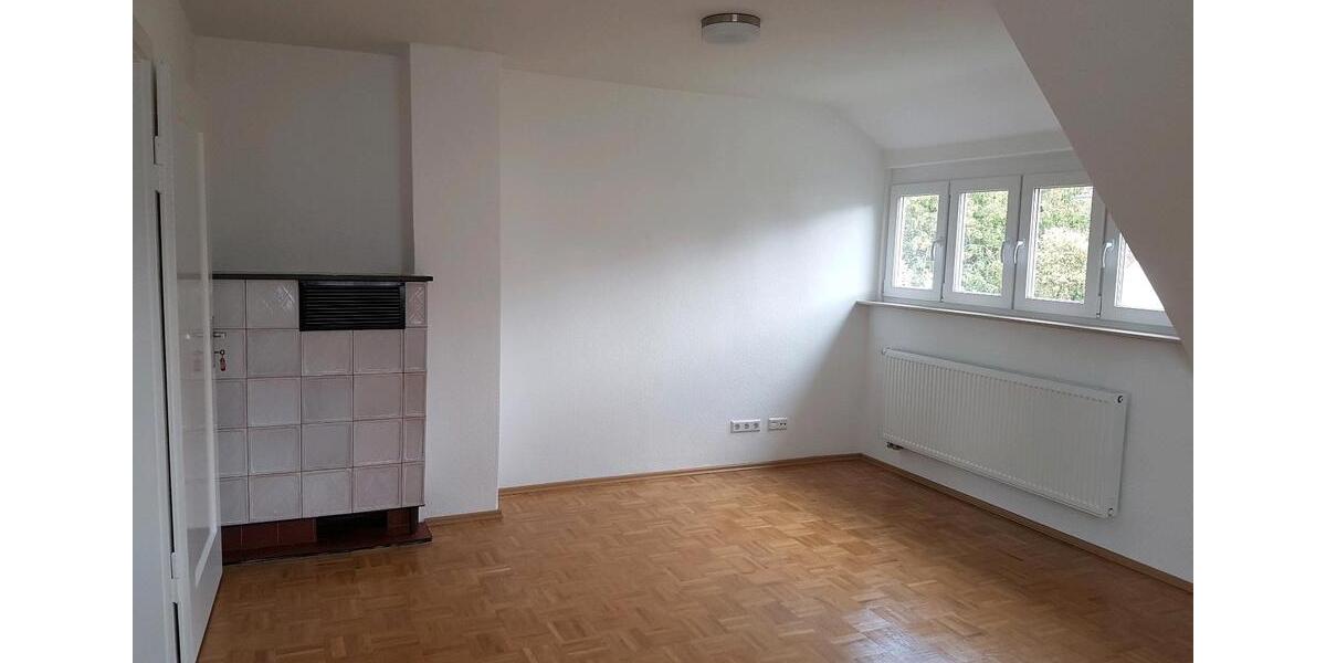 Dachgeschoßwohnung Stuttgart Vaihingen - 3 Zimmer, 64 m&sup2;, 1.100&euro; | Angebot:27570032