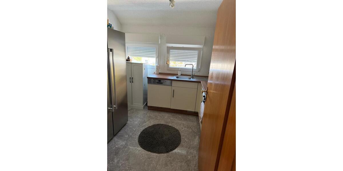 Dachgeschoßwohnung Winnenden - 3.5 Zimmer, 70 m&sup2;, 1.200&euro; | Angebot:26115580