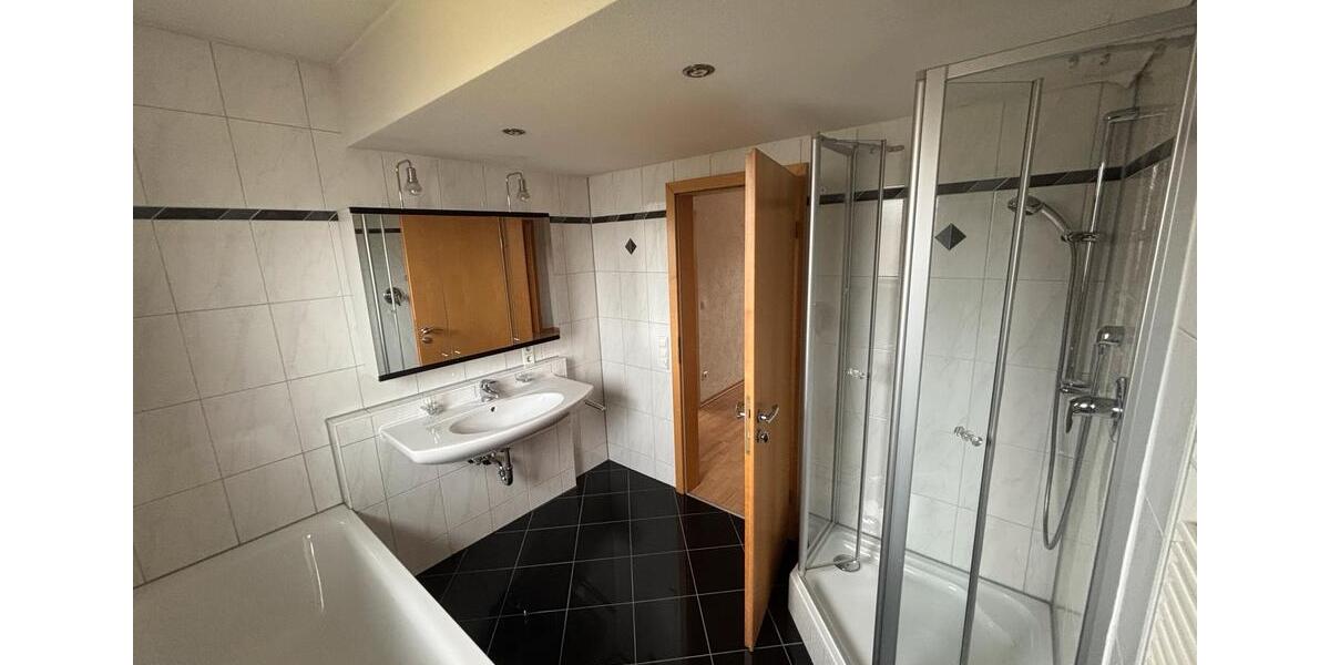 Dachgeschoßwohnung Deizisau - 3.5 Zimmer, 90 m&sup2;, 1.200&euro; | Angebot:25923476