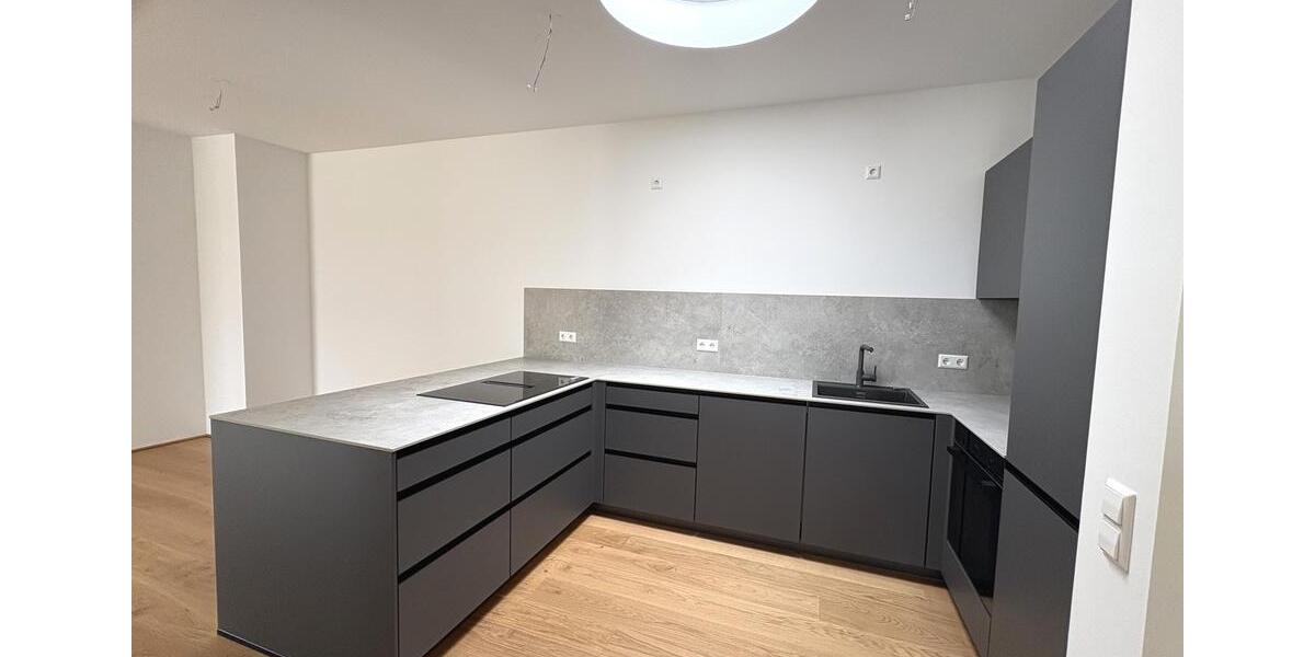 Dachgeschoßwohnung Leonberg - 4 Zimmer, 124 m&sup2;, 2.472&euro; | Angebot:24919337