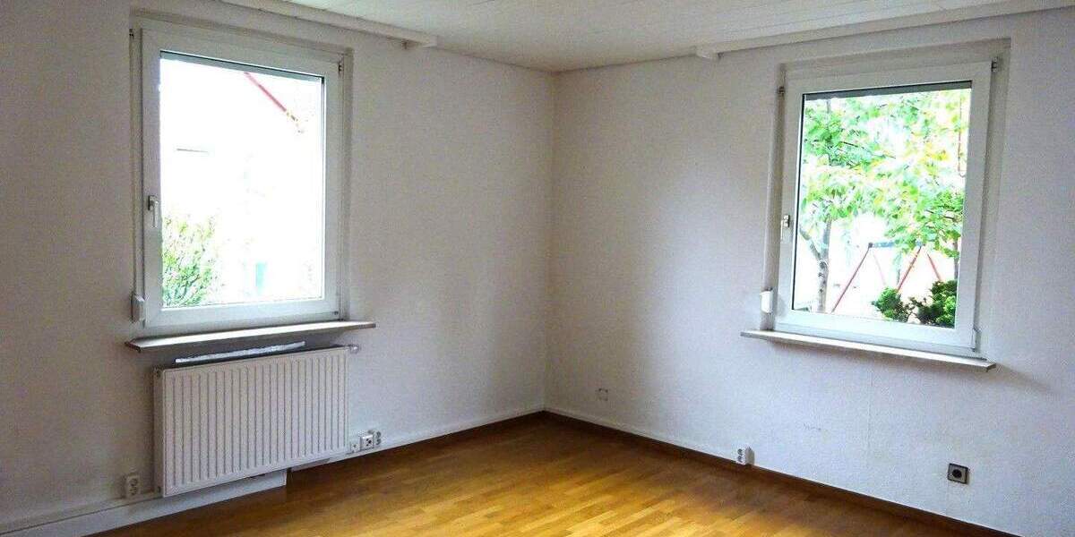 Einfamilienhaus Esslingen am Neckar (Oberesslingen) Oberesslingen - 8 Zimmer, 183 m&sup2;, 599.000&euro; | Angebot:25760346
