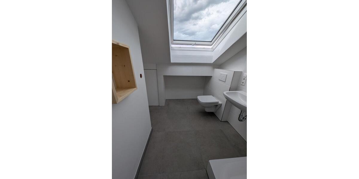 Dachgeschoßwohnung Weissach im Tal - 2.5 Zimmer, 69 m&sup2;, 870&euro; | Angebot:27557897