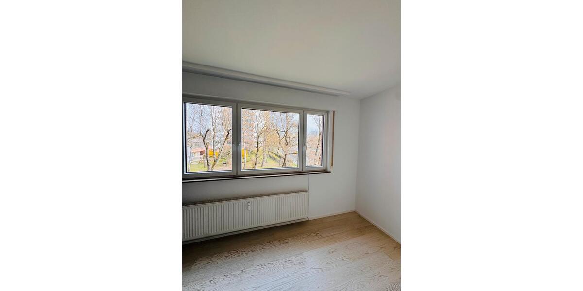 Etagenwohnung Stuttgart Mühlhausen - 3 Zimmer, 71 m&sup2;, 1.100&euro; | Angebot:25851439