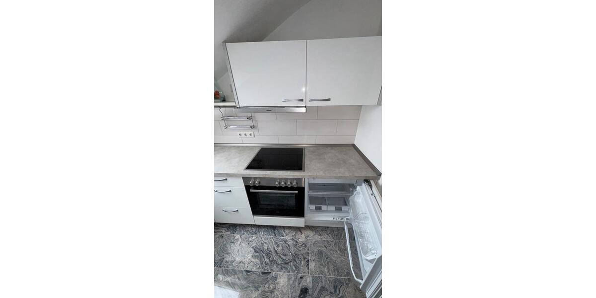 Dachgeschoßwohnung Ludwigsburg Eglosheim - 3 Zimmer, 48 m&sup2;, 890&euro; | Angebot:27540321