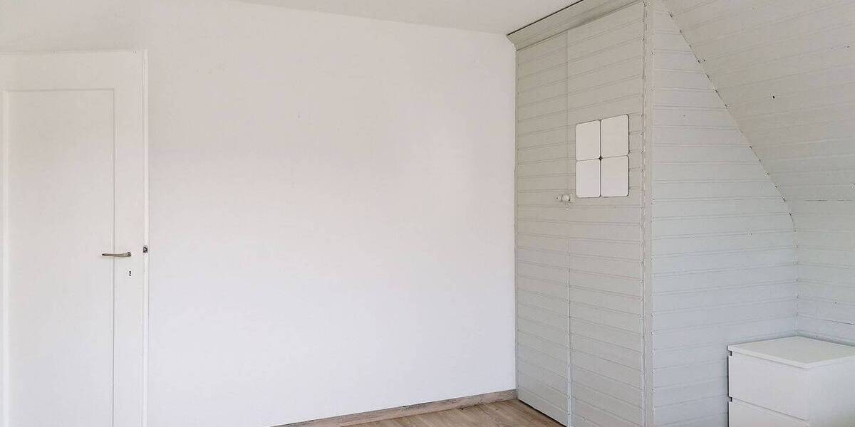 Einfamilienhaus Ludwigsburg Ost - 7 Zimmer, 144 m&sup2;, 890.000&euro; | Angebot:26616836