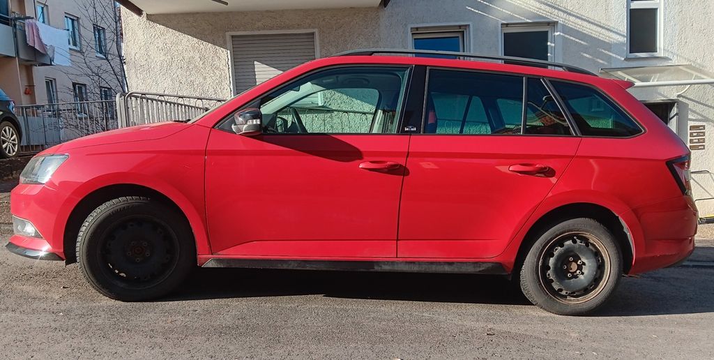 Skoda Fabia 122.800 km 10.400 &euro; Stuttgart 70195