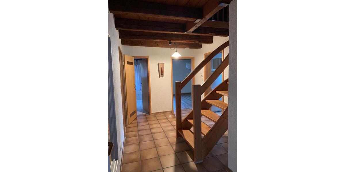 Dachgeschoßwohnung Ludwigsburg Hoheneck - 2.5 Zimmer, 70 m&sup2;, 210.000&euro; | Angebot:26844883