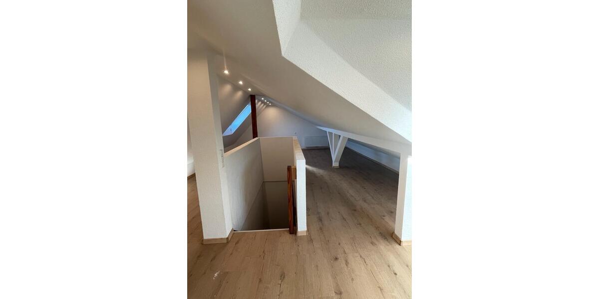 Etagenwohnung Weinstadt - 4 Zimmer, 80 m&sup2;, 1.450&euro; | Angebot:25569297