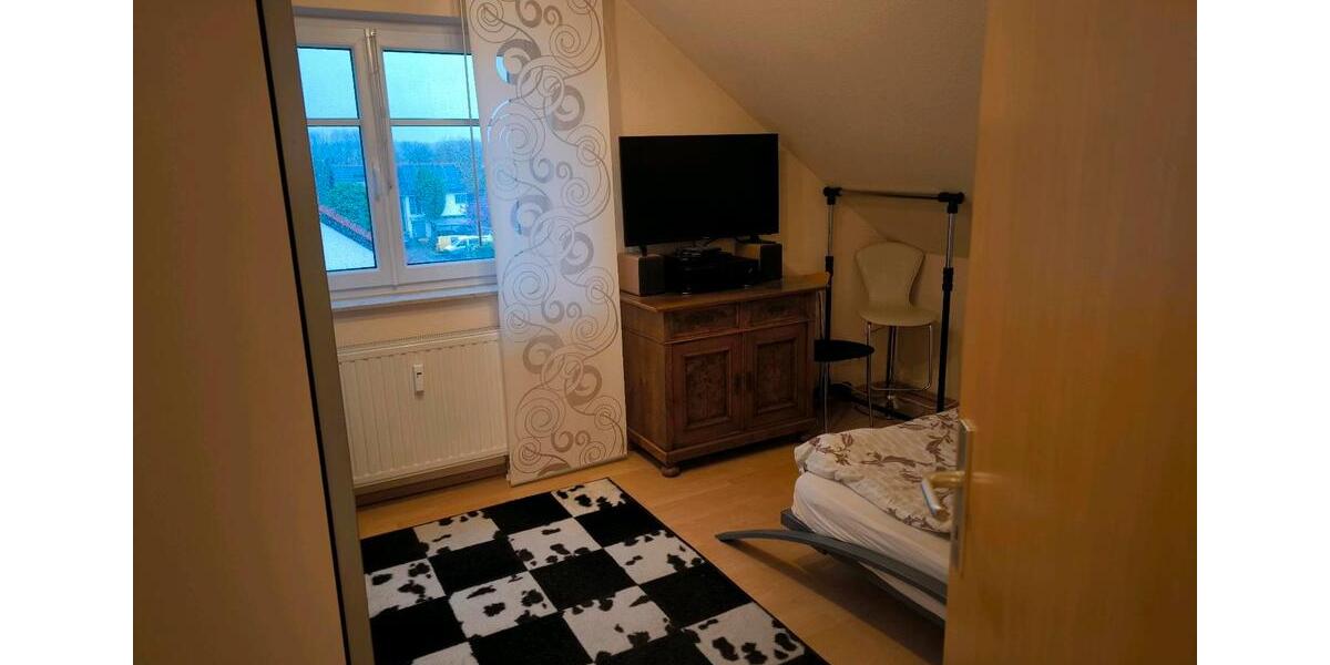 Dachgeschoßwohnung Bönnigheim - 3 Zimmer, 62 m&sup2;, 920&euro; | Angebot:25823519