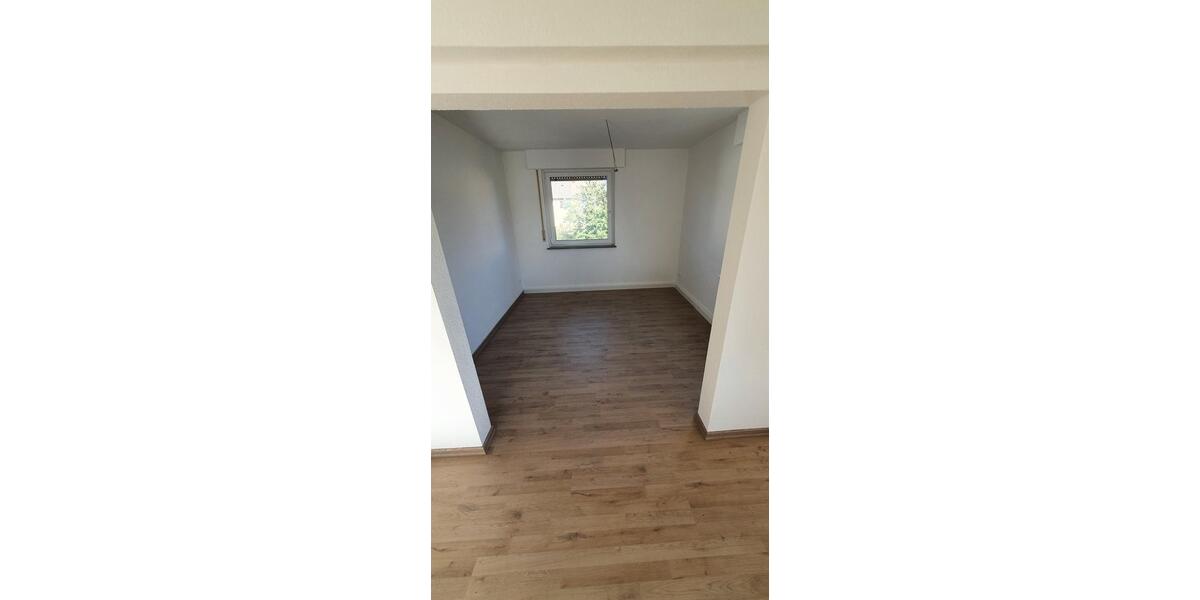 Etagenwohnung Schorndorf - 3.5 Zimmer, 75 m&sup2;, 1.075&euro; | Angebot:27545299