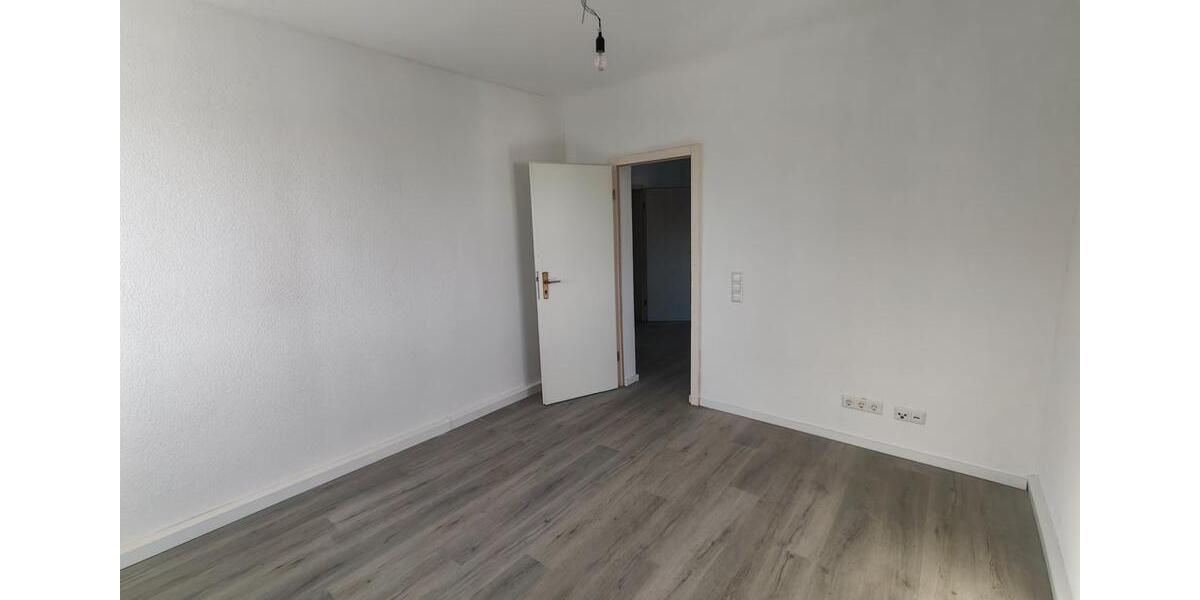 Dachgeschoßwohnung Stuttgart Bad Cannstatt - 3 Zimmer, 63 m&sup2;, 1.050&euro; | Angebot:24803392