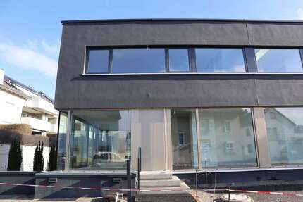 Haus Lauffen am Neckar - 6 Zimmer, 170 m&sup2;, 2.100&euro; | Angebot:25379639