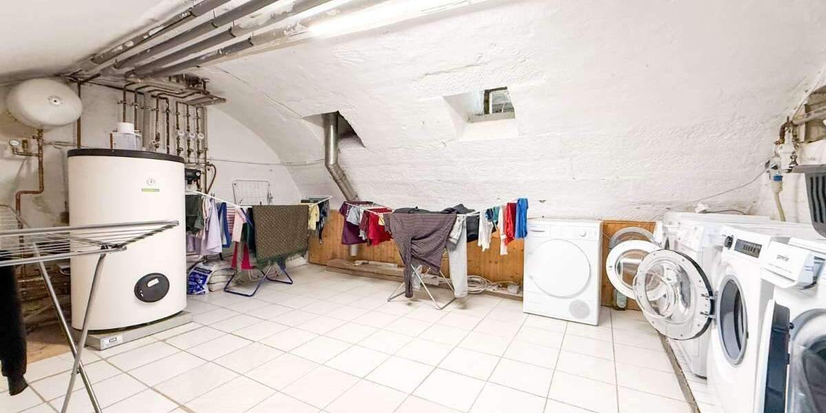 Mehrfamilienhaus, Wohnhaus Sindelfingen Maichingen - 1 Zimmer, 228 m&sup2;, 895.000&euro; | Angebot:25769435