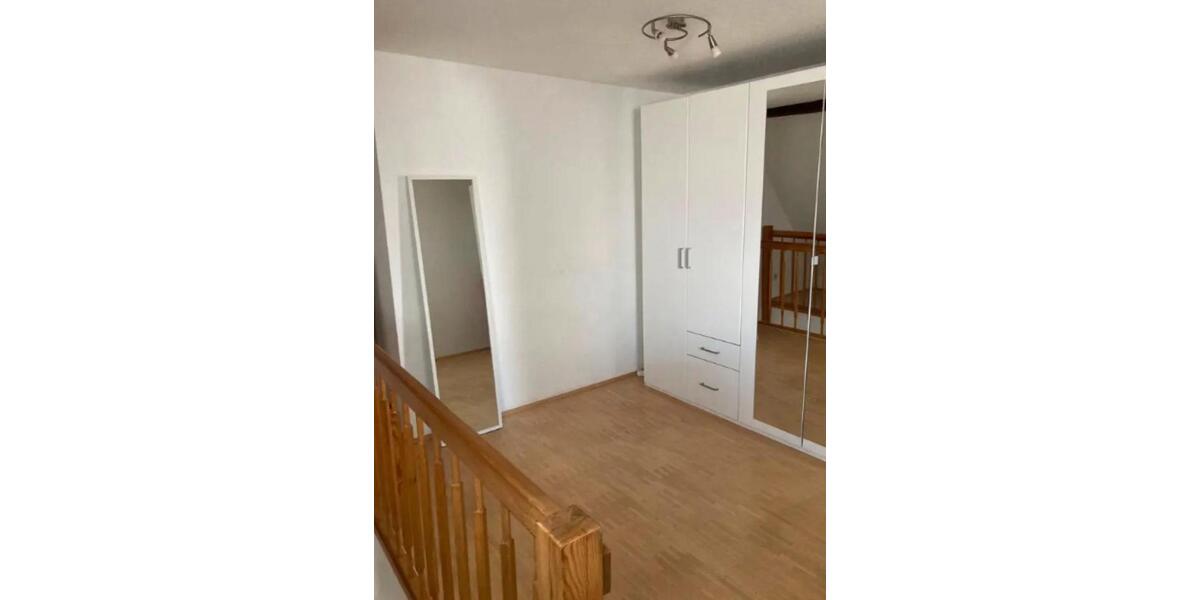 Dachgeschoßwohnung Köngen - 3 Zimmer, 70 m&sup2;, 1.120&euro; | Angebot:26450608