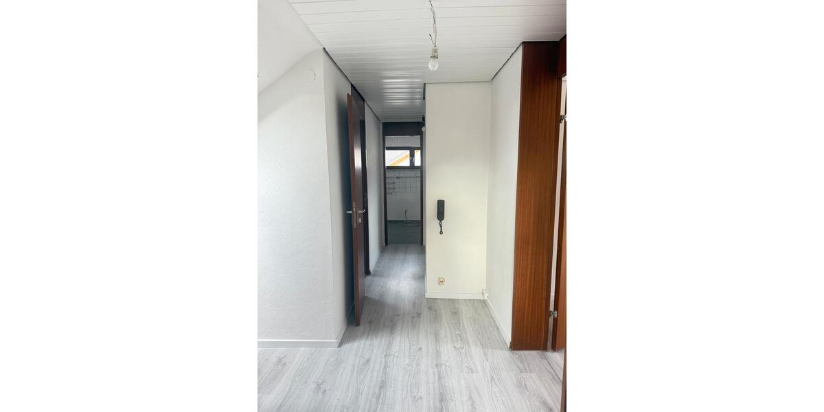 Dachgeschoßwohnung Ostfildern - 2.5 Zimmer, 60 m&sup2;, 950&euro; | Angebot:27550291
