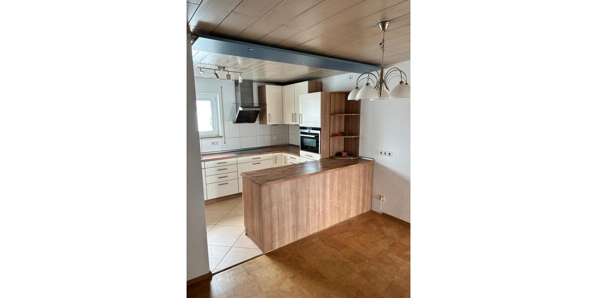 Dachgeschoßwohnung Ditzingen - 3.5 Zimmer, 89 m&sup2;, 285.000&euro; | Angebot:27550906