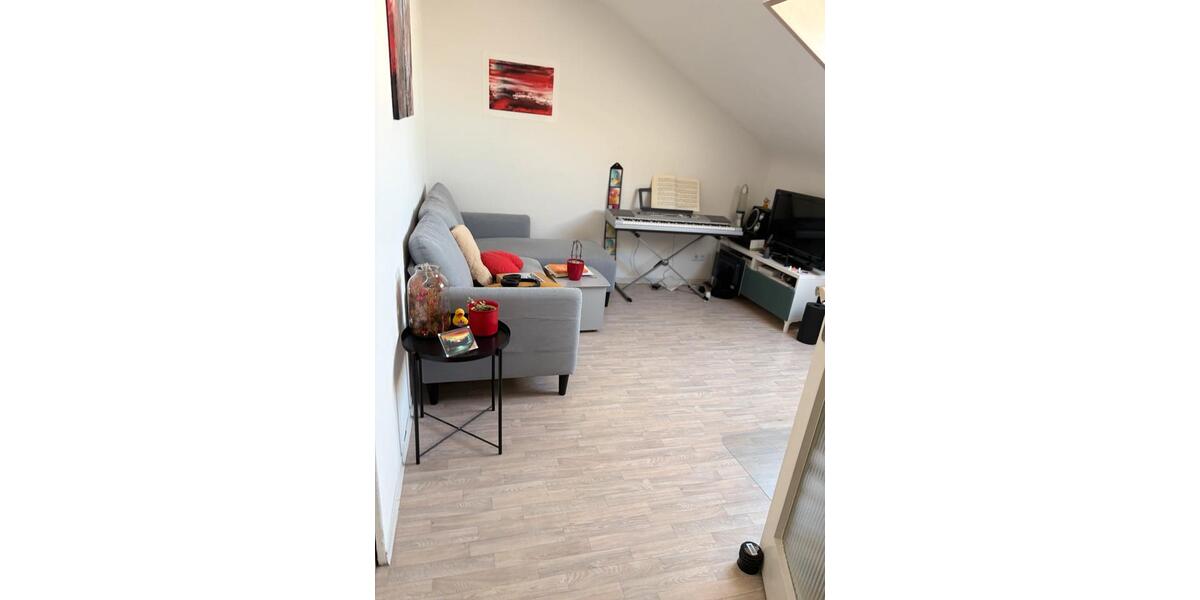 Dachgeschoßwohnung Stuttgart Feuerbach - 2.5 Zimmer, 35 m&sup2;, 169.000&euro; | Angebot:26984824