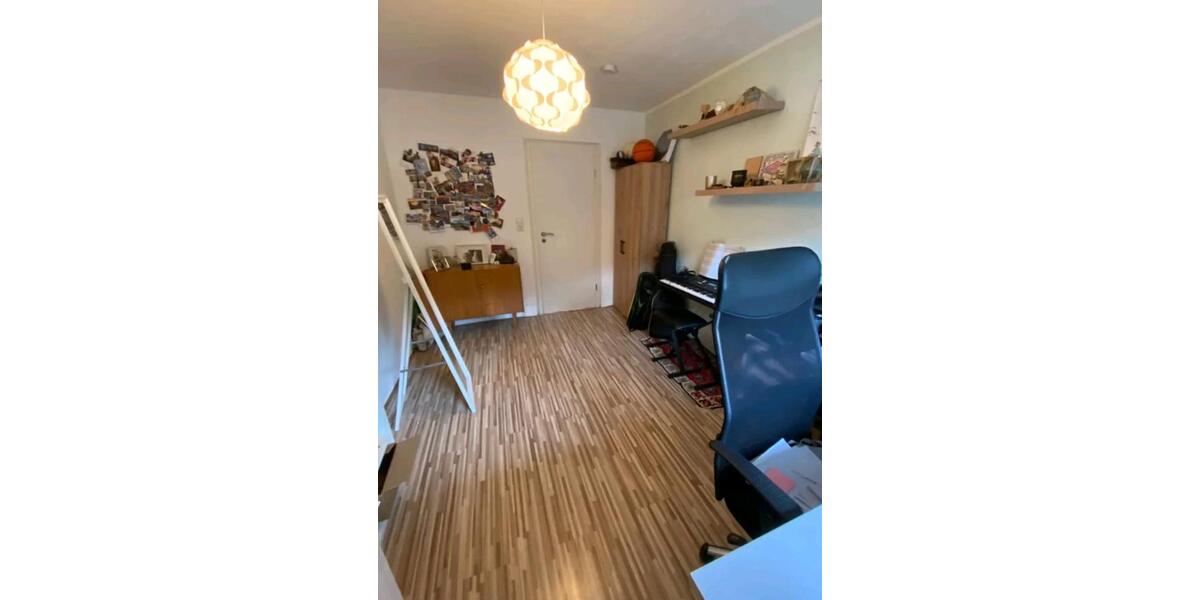 Hochparterre Ludwigsburg - 3 Zimmer, 76 m&sup2;, 1.220&euro; | Angebot:26443373