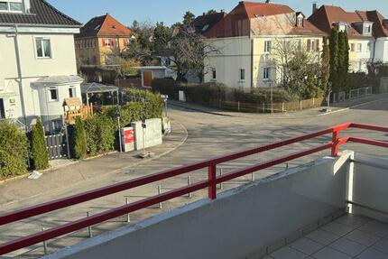 Wohnung Stuttgart Luginsland - 3 Zimmer, 76 m&sup2;, 1.300&euro; | Angebot:25452050