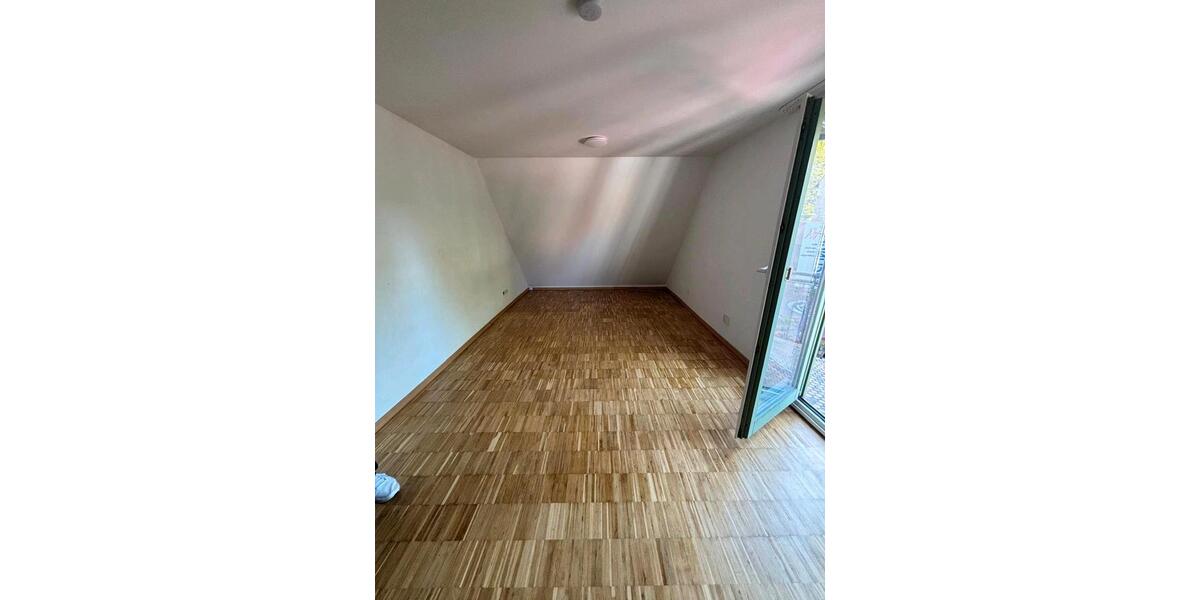 Dachgeschoßwohnung Güglingen - 1 Zimmer, 23 m&sup2;, 385&euro; | Angebot:27556642