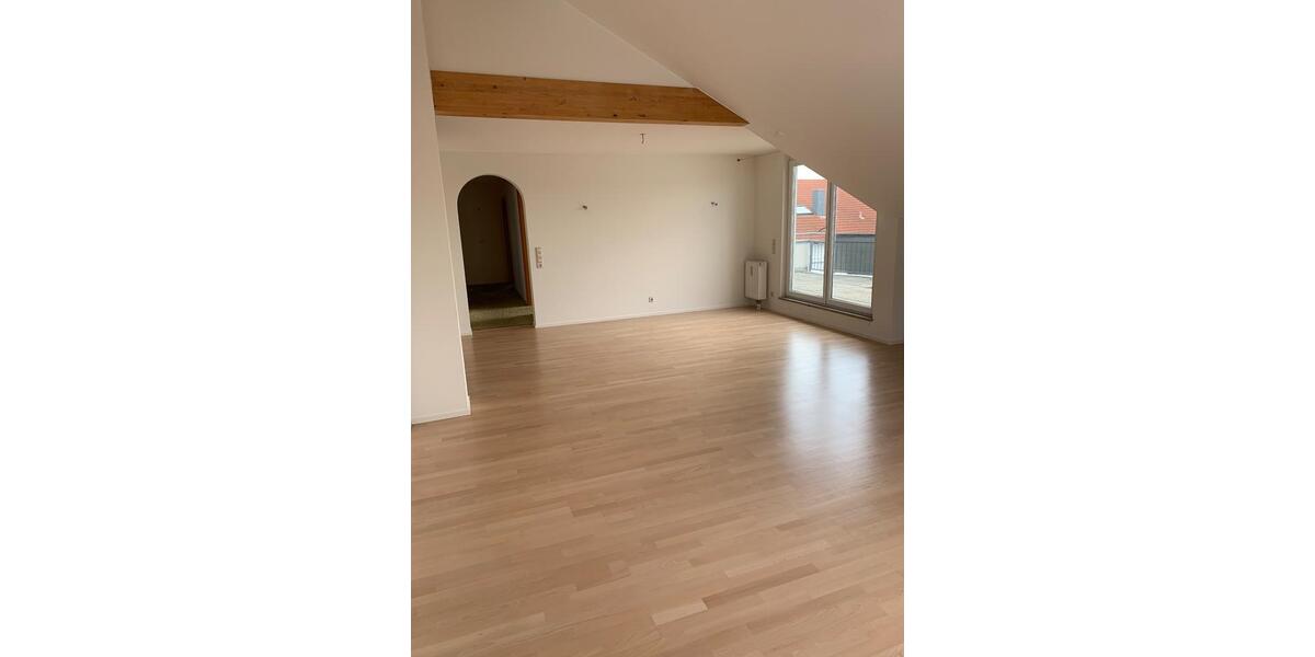 Dachgeschoßwohnung Eberdingen - 6 Zimmer, 122 m&sup2;, 1.500&euro; | Angebot:24369638