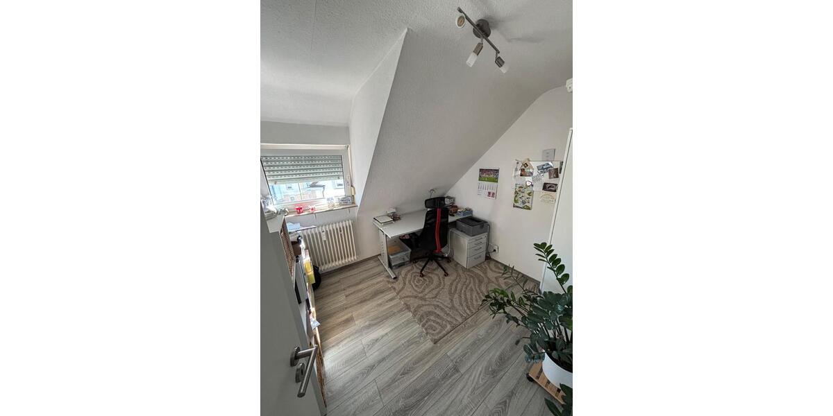 Dachgeschoßwohnung Stuttgart Bad Cannstatt - 3 Zimmer, 67 m&sup2;, 1.280&euro; | Angebot:27571724