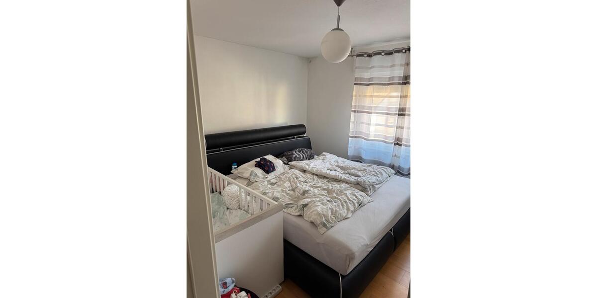 Etagenwohnung Esslingen am Neckar Pliensauvorstadt - 3 Zimmer, 70 m&sup2;, 1.250&euro; | Angebot:27565837