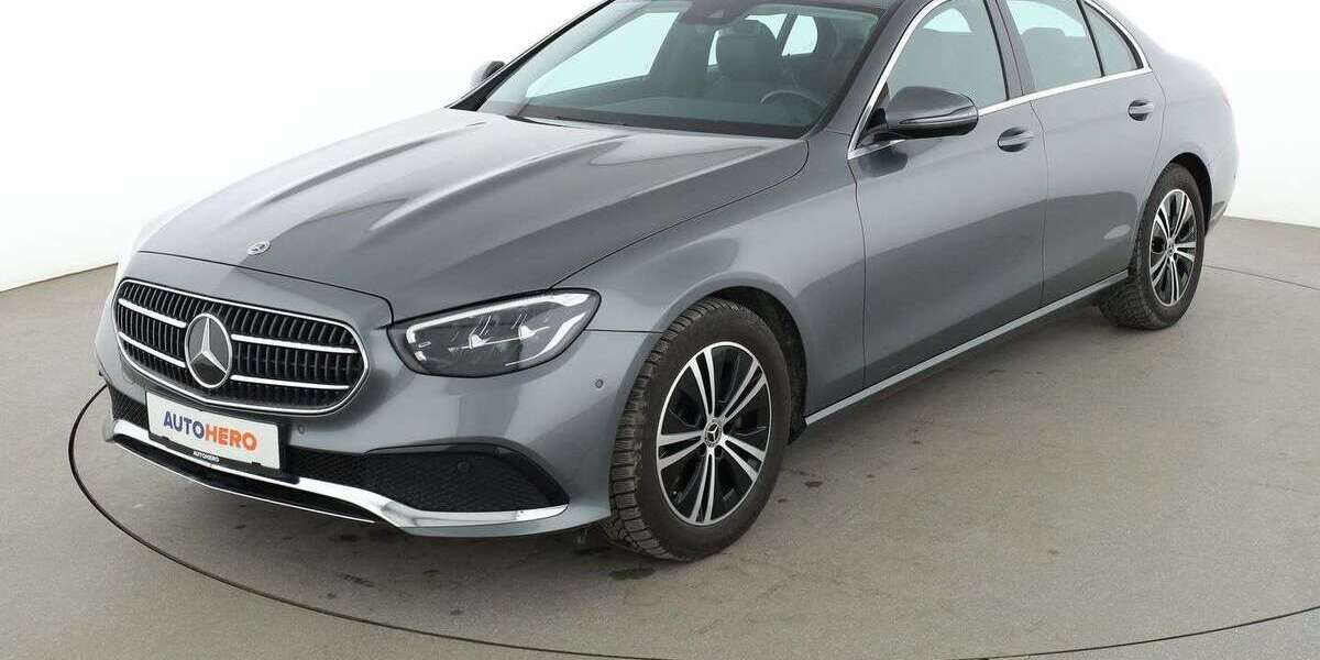 Mercedes-Benz E 200 52.877 km 32.890 &euro; Stuttgart 70195