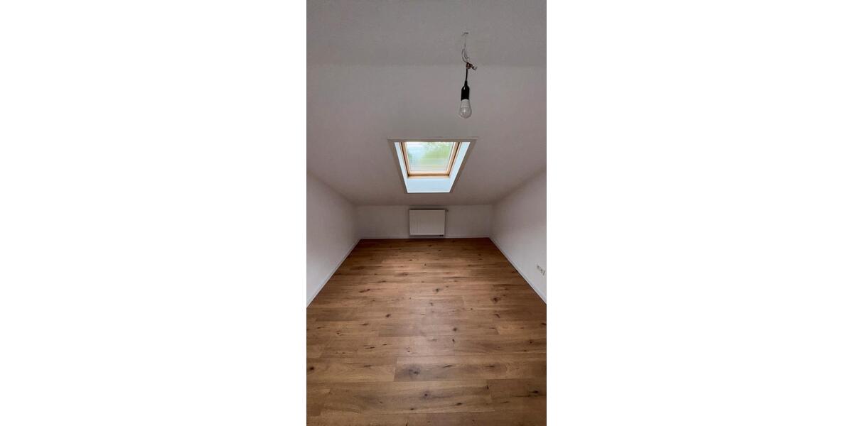 Dachgeschoßwohnung Ludwigsburg Eglosheim - 3 Zimmer, 48 m&sup2;, 890&euro; | Angebot:27540321