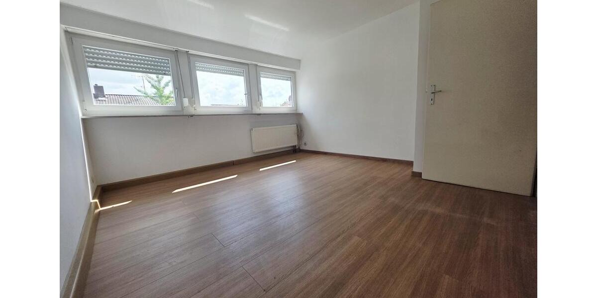 Etagenwohnung Lauffen am Neckar - 3 Zimmer, 75 m&sup2;, 990&euro; | Angebot:25862055