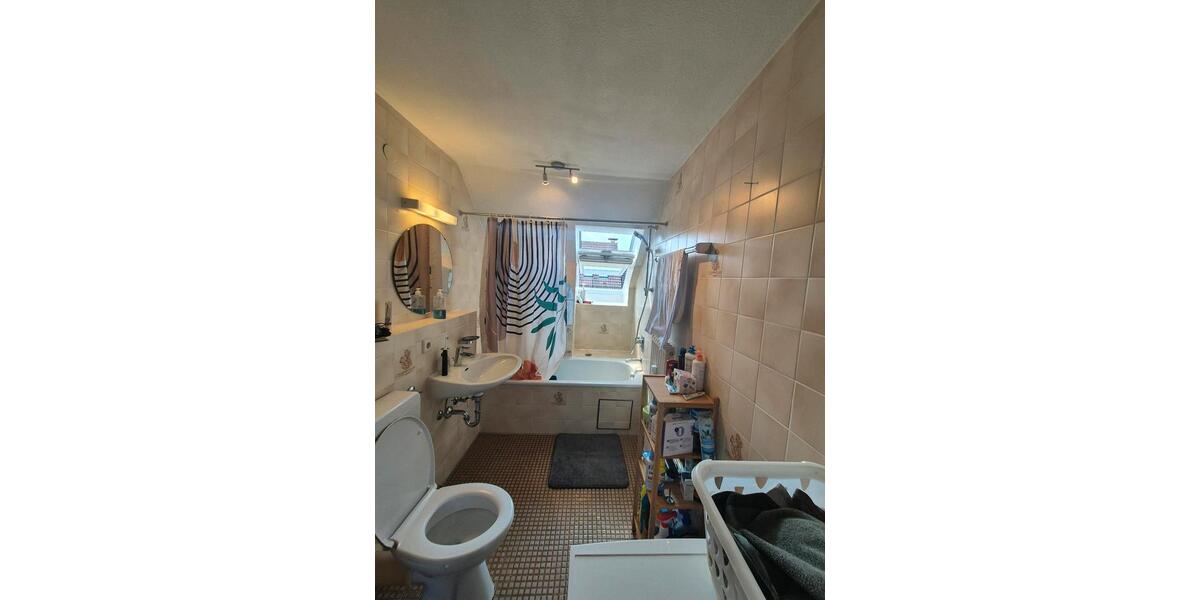 Dachgeschoßwohnung Stuttgart Zuffenhausen - 1.5 Zimmer, 43 m&sup2;, 1.050&euro; | Angebot:26224749