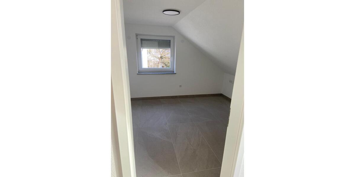 Dachgeschoßwohnung Möglingen - 2.5 Zimmer, 58 m&sup2;, 1.150&euro; | Angebot:26084837