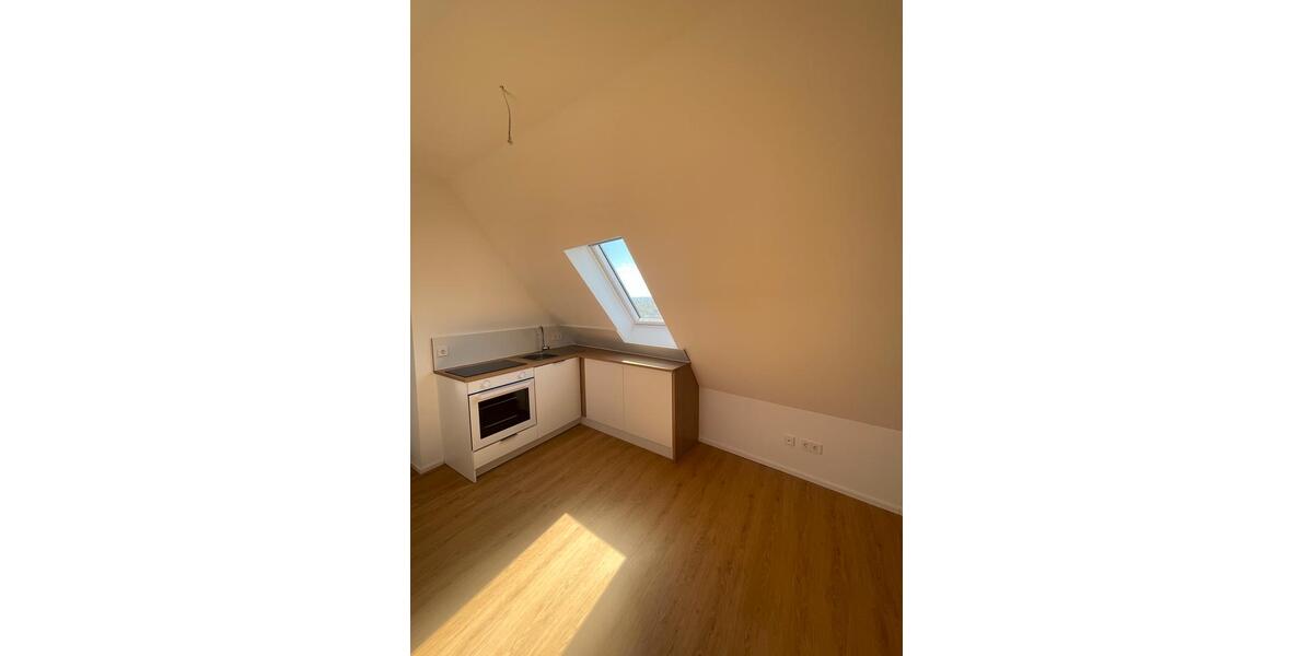 Dachgeschoßwohnung Denkendorf - 2.5 Zimmer, 28 m&sup2;, 600&euro; | Angebot:27540390