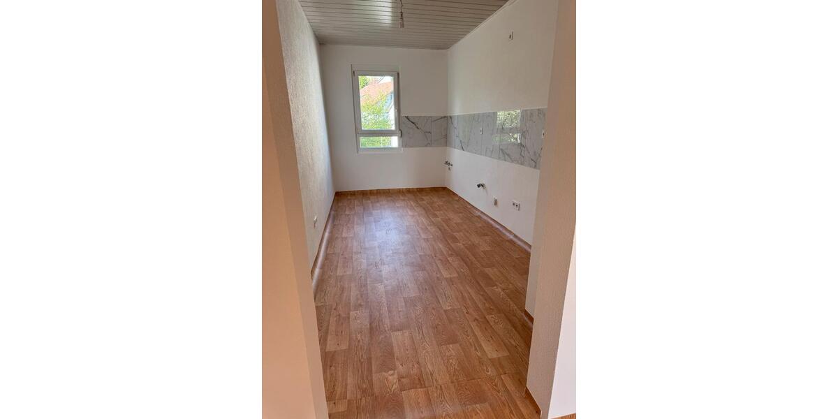 Dachgeschoßwohnung Backnang - 3 Zimmer, 73 m&sup2;, 950&euro; | Angebot:27577616