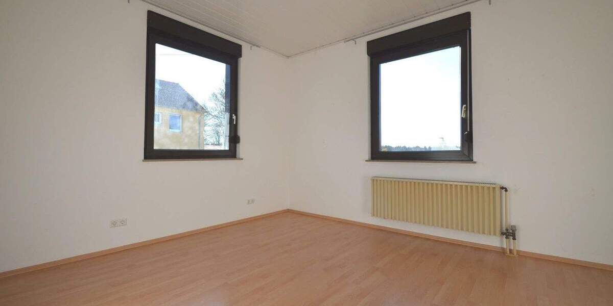 Mehrfamilienhaus, Wohnhaus Rutesheim - 7 Zimmer, 178 m&sup2;, 590.000&euro; | Angebot:25704324