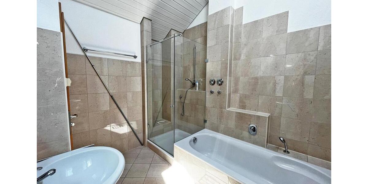 Dachgeschoßwohnung Lauffen am Neckar - 3.5 Zimmer, 89 m&sup2;, 1.250&euro; | Angebot:26477083