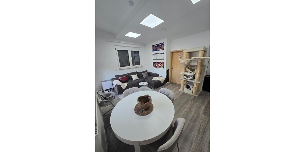 Dachgeschoßwohnung Waiblingen - 2.5 Zimmer, 55 m&sup2;, 245.000&euro; | Angebot:26804415