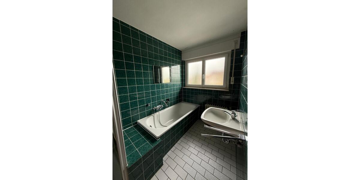 Etagenwohnung Backnang - 3.5 Zimmer, 105 m&sup2;, 1.000&euro; | Angebot:25251560