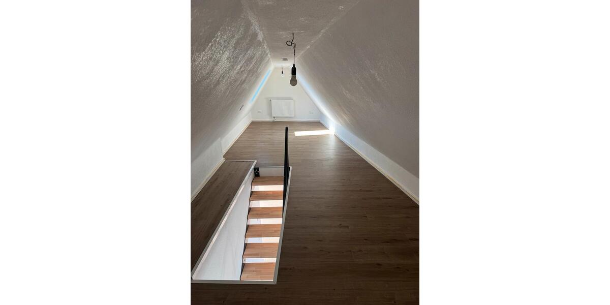 Dachgeschoßwohnung Schorndorf - 4 Zimmer, 100 m&sup2;, 1.350&euro; | Angebot:27569571