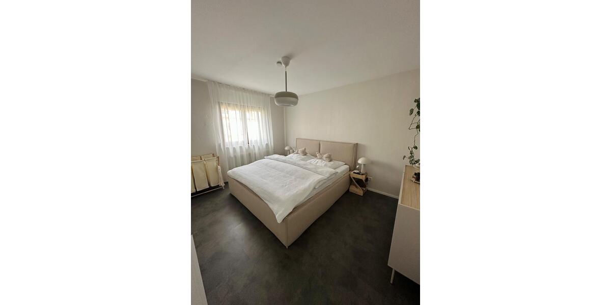 Etagenwohnung Sindelfingen - 3 Zimmer, 68 m&sup2;, 1.100&euro; | Angebot:25945579
