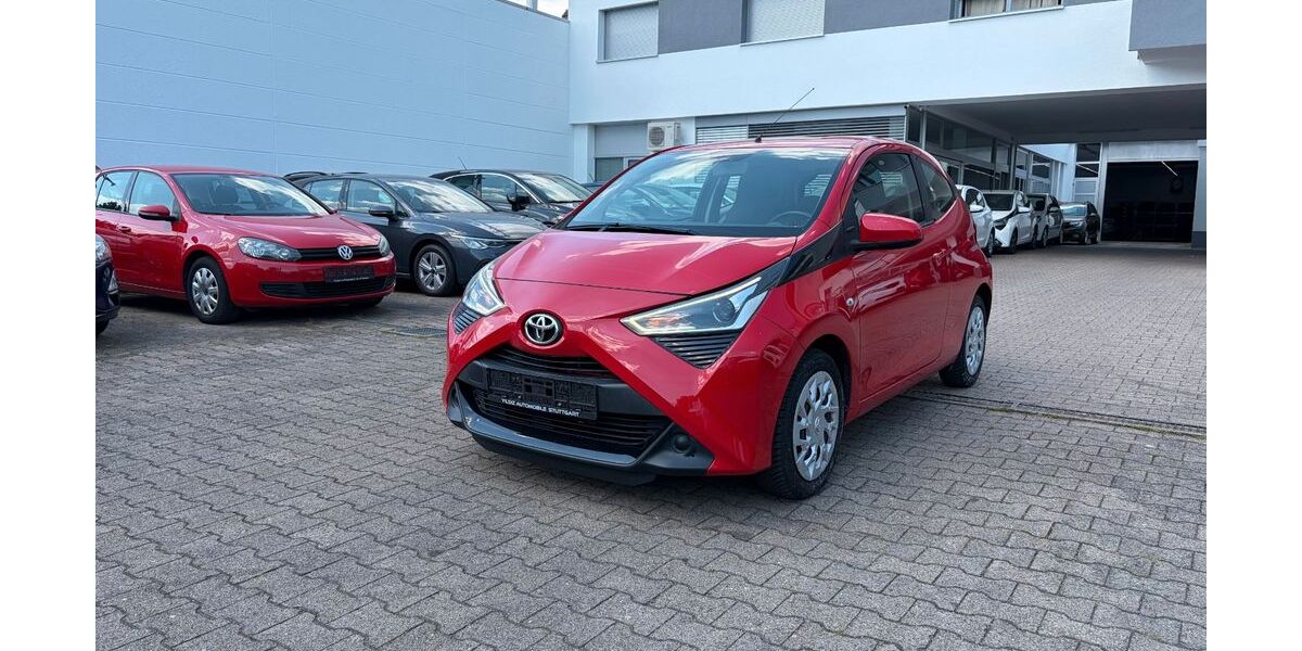 Toyota Aygo (X) 86.322 km 6.995 &euro; Stuttgart 70597
