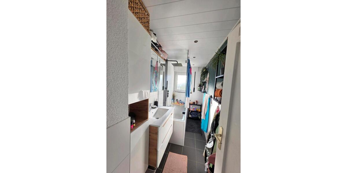 Etagenwohnung Köngen - 6 Zimmer, 120 m&sup2;, 2.000&euro; | Angebot:25923470