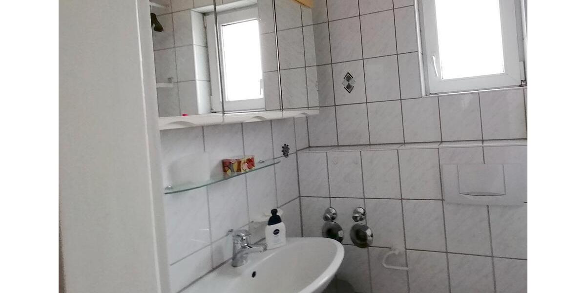 Etagenwohnung Asperg - 3 Zimmer, 70 m&sup2;, 800&euro; | Angebot:27586064