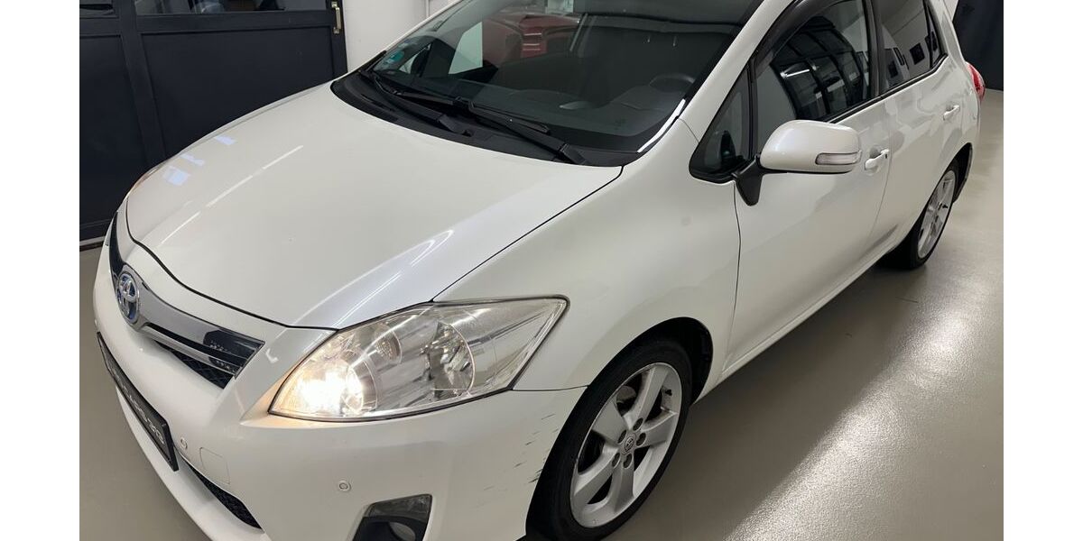 Toyota Auris 145.339 km 7.490 &euro; LEONBERG 71229