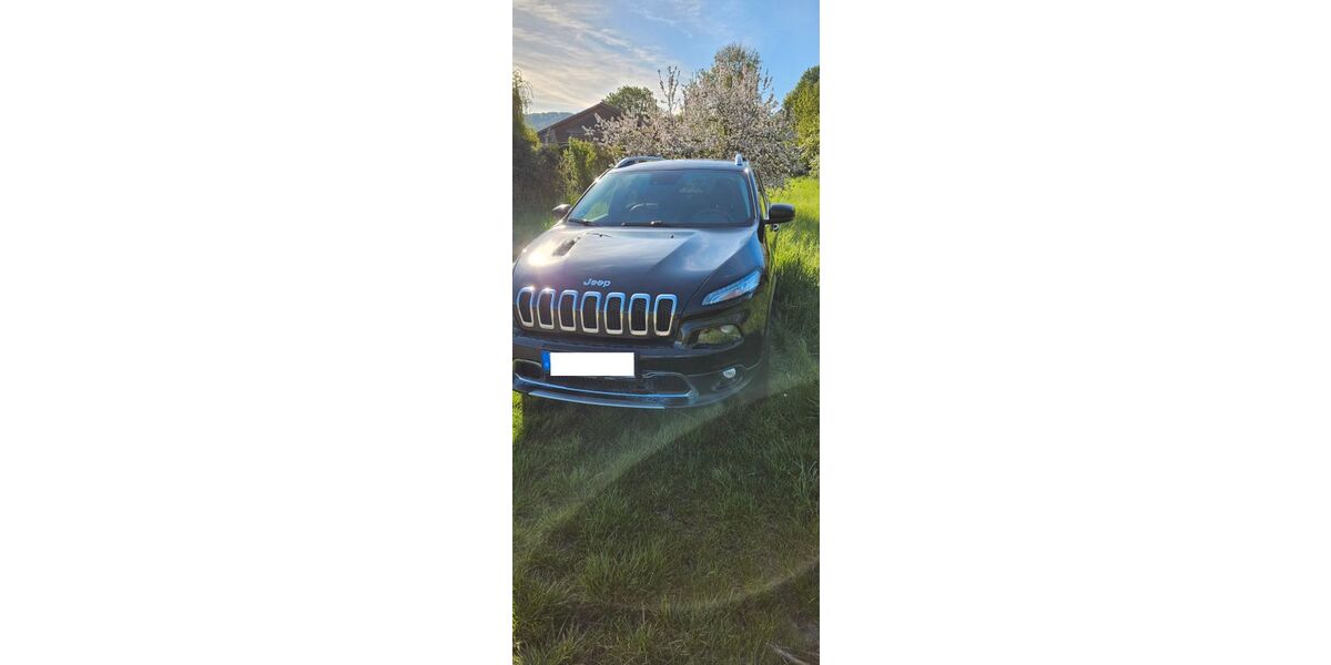 Jeep Cherokee 153.000 km 11.500 &euro; Heilbronn 74078