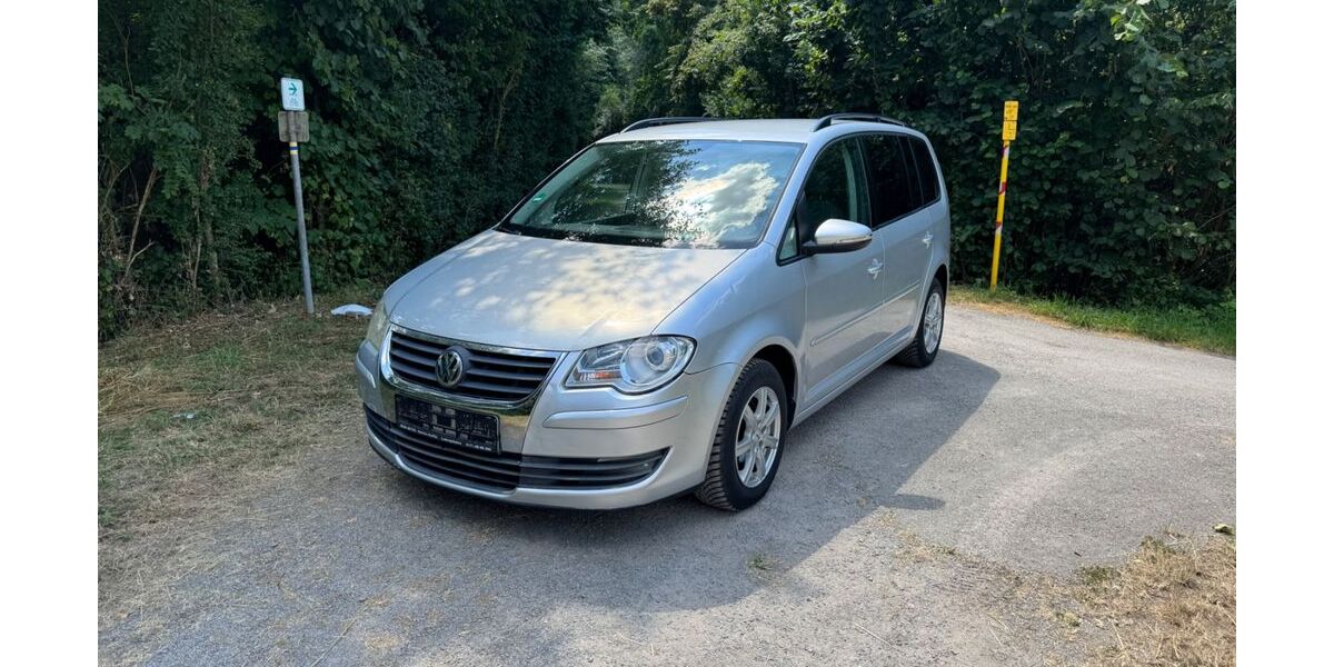 VW Touran 181.000 km 4.200 &euro; Mühlacker 75417