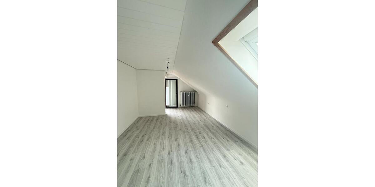 Dachgeschoßwohnung Ostfildern - 2.5 Zimmer, 60 m&sup2;, 950&euro; | Angebot:27550291