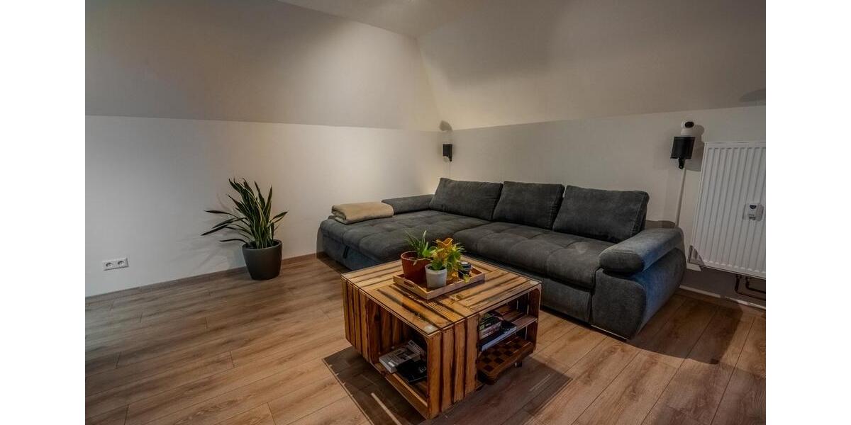 Dachgeschoßwohnung Brackenheim - 3 Zimmer, 80 m&sup2;, 310.000&euro; | Angebot:26241457
