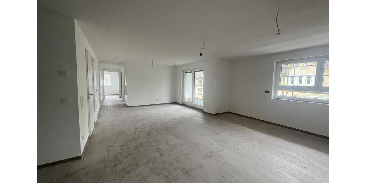 Etagenwohnung Esslingen am Neckar - 4 Zimmer, 101 m&sup2;, 1.550&euro; | Angebot:25923417